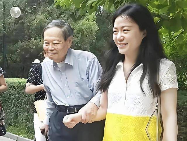 丈夫去世7个月,翁帆现状被曝光 丈夫去世7个月,翁帆现状被曝光