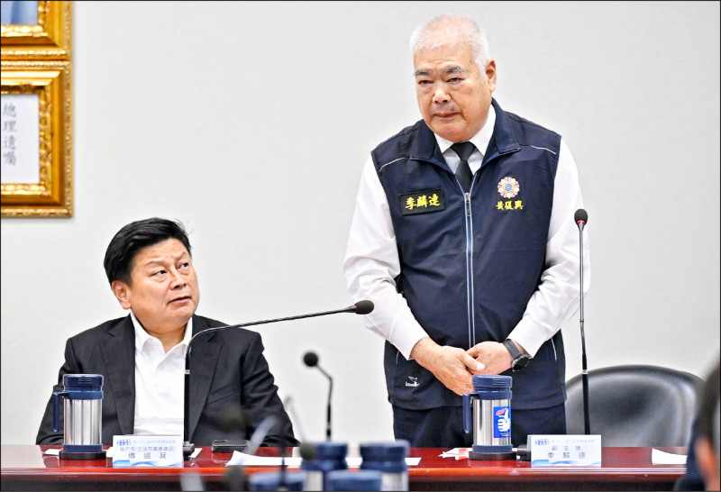 国民党副主席季麟连(右,资料照)
