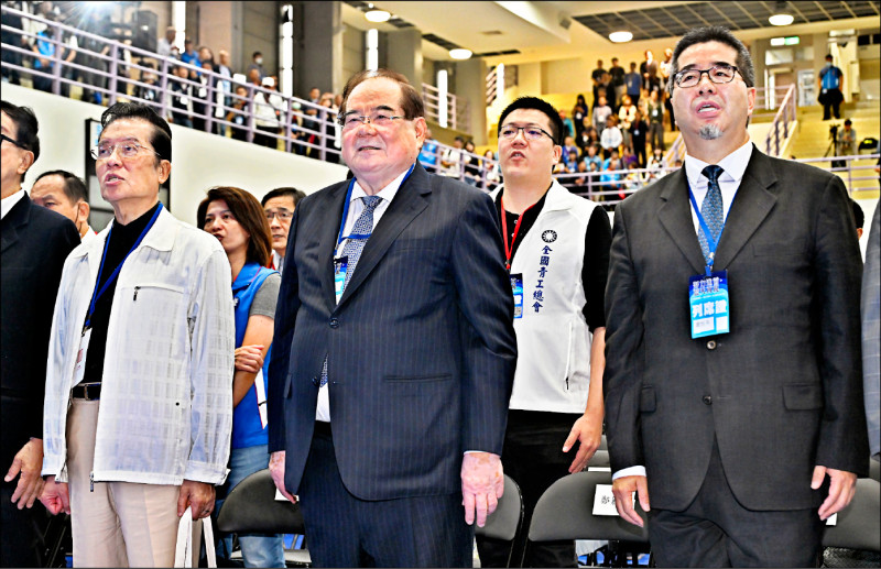国民党副主席萧旭岑（前排右起）、李乾龙、张荣恭。 （资料照）