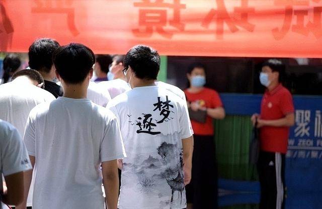 还有9天高考，社会上却出现5个反常现象