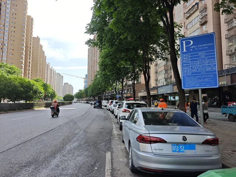 年欠费超200亿元,全中国多地追缴停车“逃单”