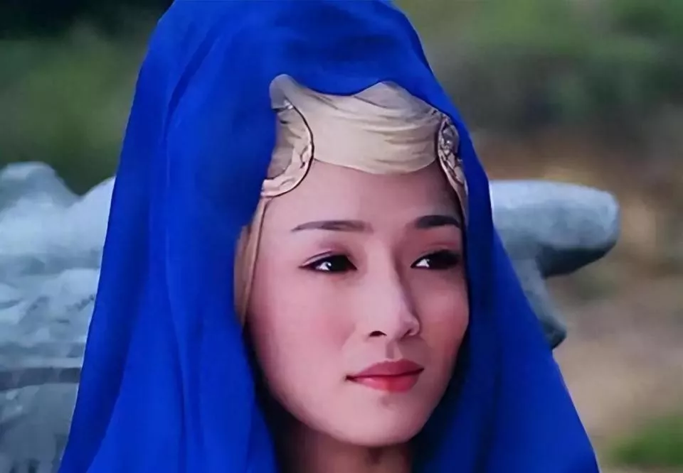 嫁给谢苗14年,在家相夫教女,如今42岁丈夫终于再度翻红