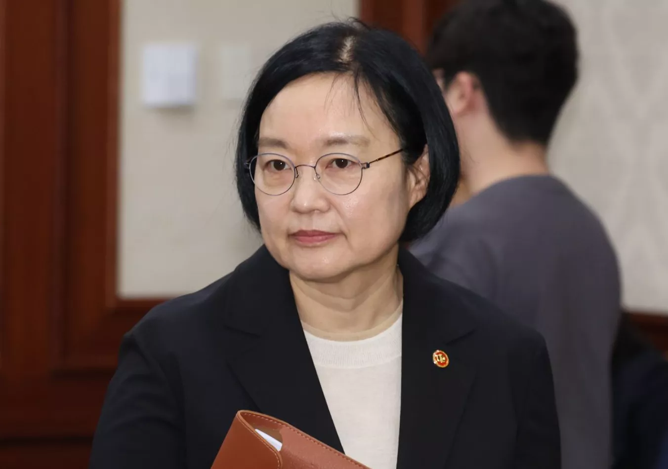 从记者到巨头CEO,她或将成韩国第二位女总理