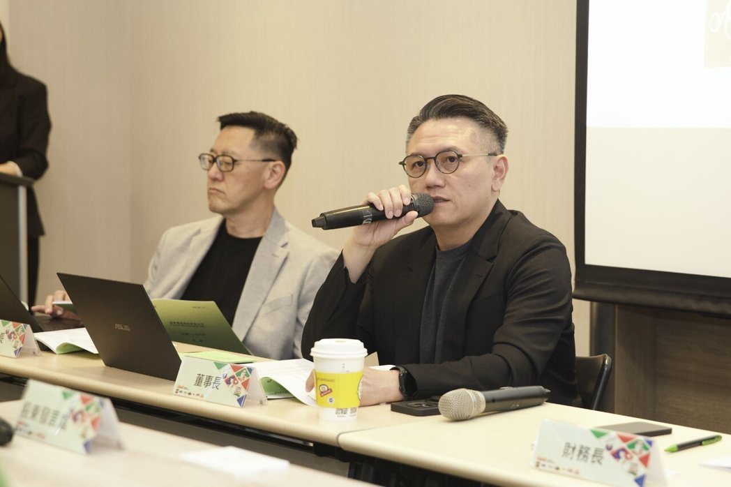 开展餐饮股份有限公司(7789)今日召开股东常会,董事长邱泰翰说明营运展望。图/... 开展餐饮股份有限公司(7789)今日召开股东常会,董事长邱泰翰说明营运展望。图/...