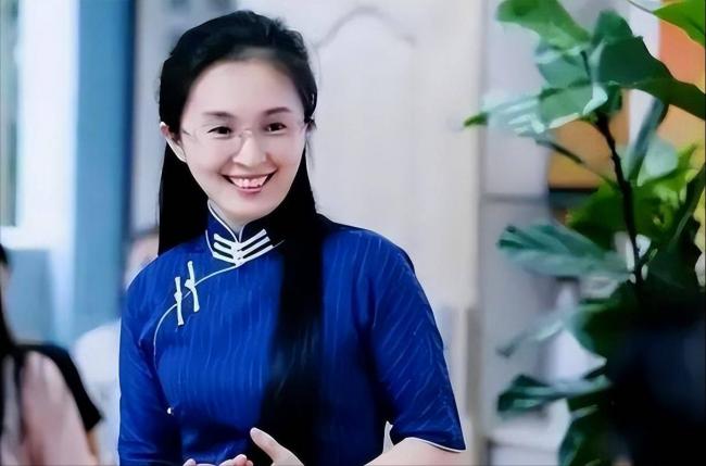 “最美校长”:凭美貌走上巅峰 一夜之间翻车 “最美校长”:凭美貌走上巅峰 一夜之间翻车