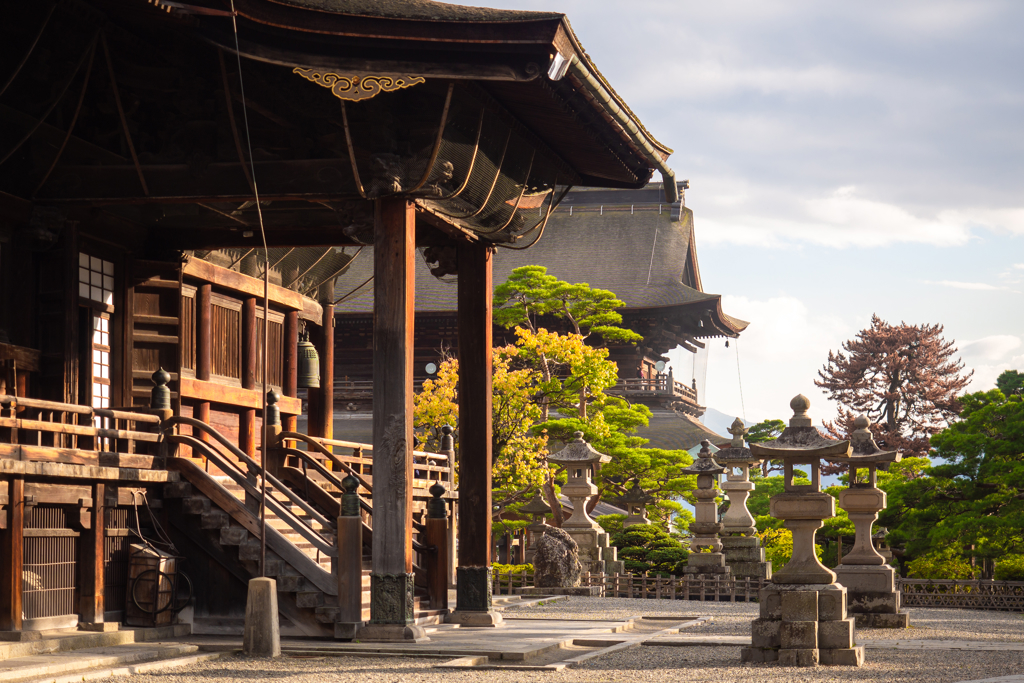 在日本拥有600年历史的古寺「圆通寺」,日前遭恶火吞噬,警调查竟是见习僧纵火导致。 (示意图:shutterstock/达志)