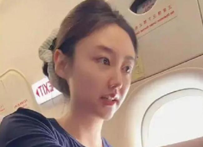 空姐16年飞来飞去累坏 离职后陪女儿每周健身 空姐16年飞来飞去累坏 离职后陪女儿每周健身