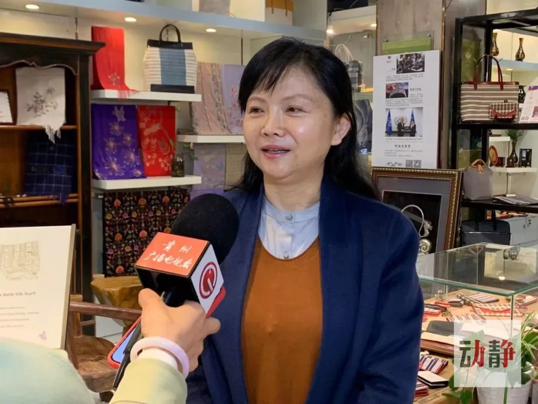 被控聚众淫乱的女企业家，决定缴企服输